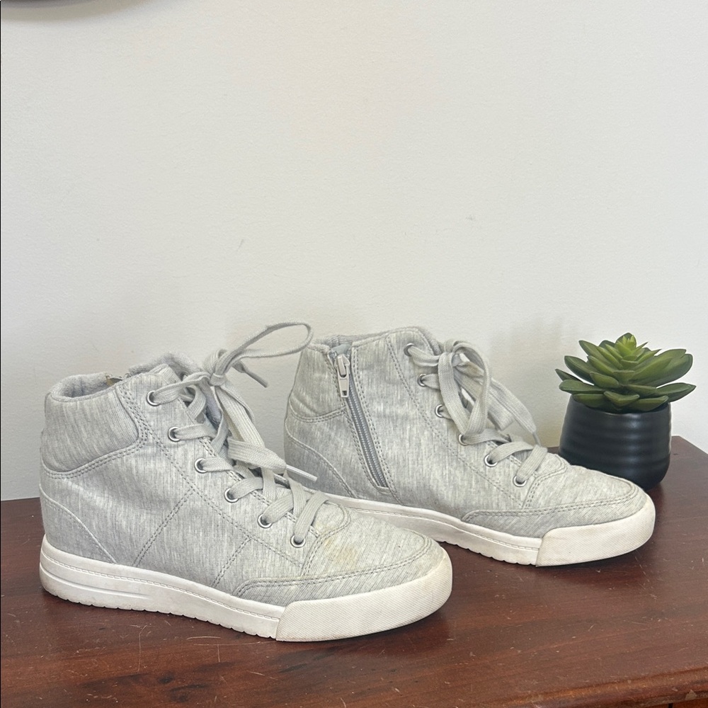 Casual Wedge High-Top Sneakers in Heather Gray